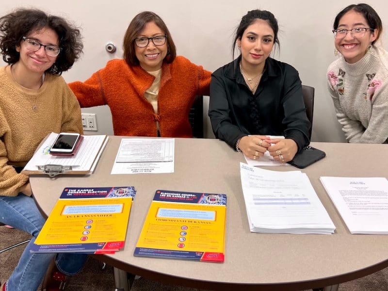 Image of From left, Savannah Paschal, Catalina García, Marili Bravo and Alondra Aguilera will work with Alce su voz working around a round table.