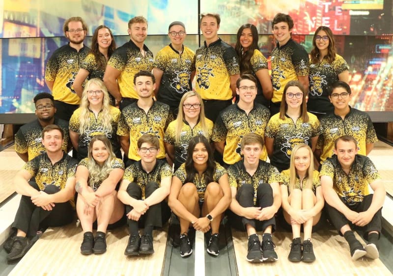 Photo of the Shocker men's and women's bowling teams.