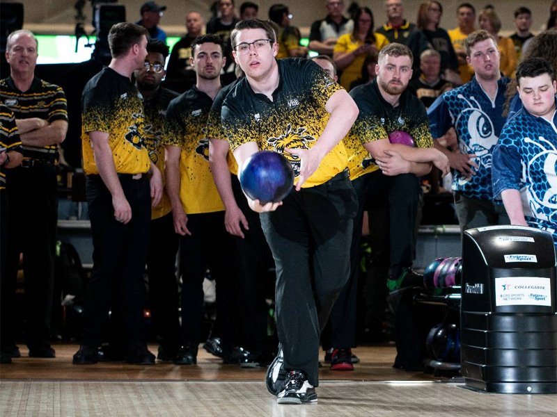 Brandon Bonta winding up to bowl