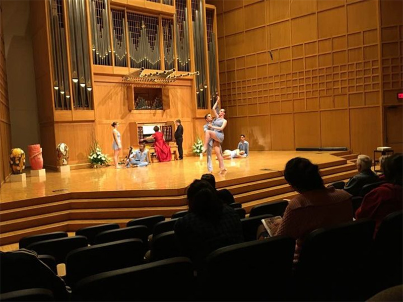 The image shows the special concert in 2016 of the dance ballet formation performing with the organ in Wiedemann Hall.