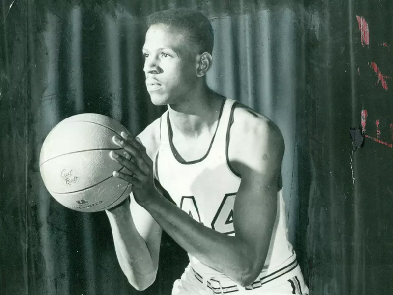 Cleo Littleton prepares to shoot a basket